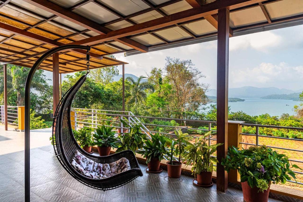 Ekam Lake House By Stayvista With Mountain & Lake Views, Outdoor Jacuzzi, Sauna, Modern Amenities & Kitchen Garden Pune Eksteriør bilde