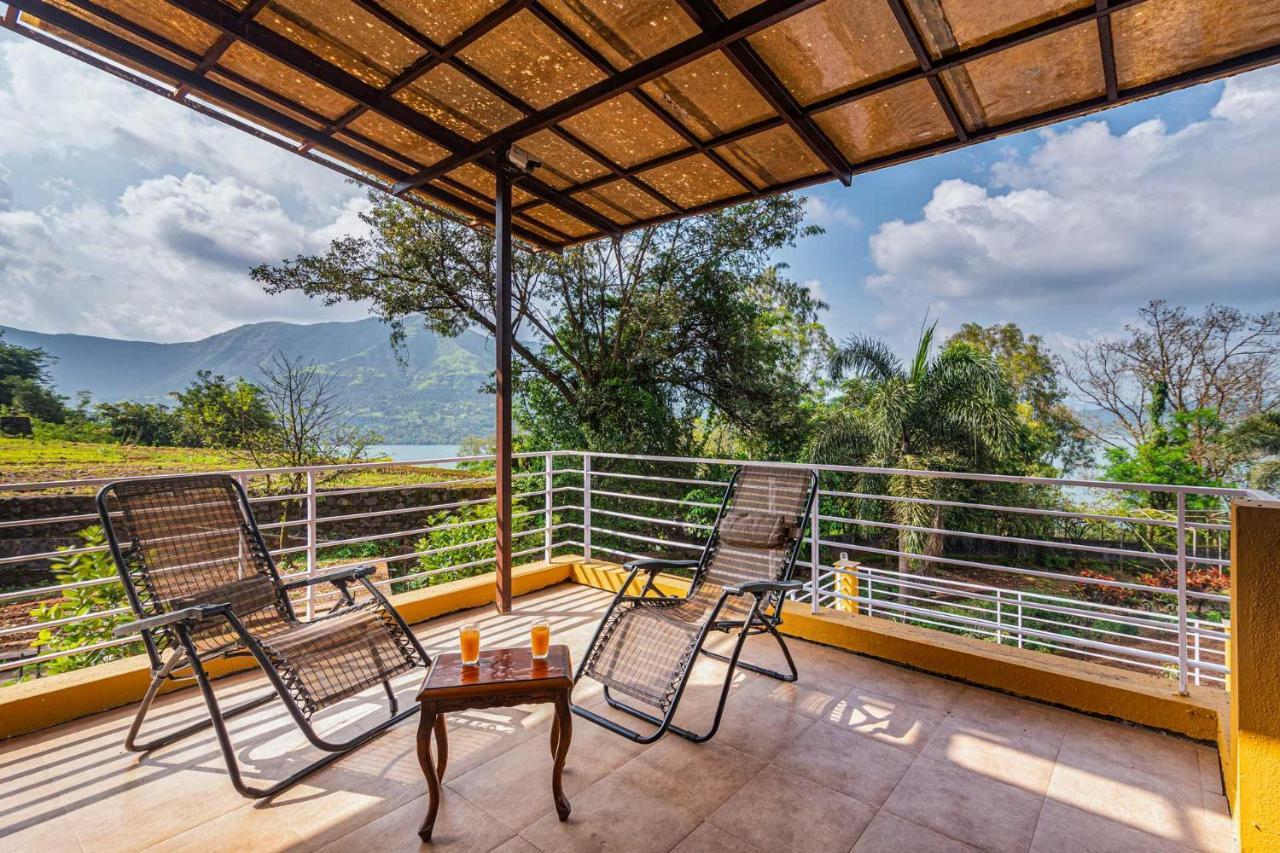 Ekam Lake House By Stayvista With Mountain & Lake Views, Outdoor Jacuzzi, Sauna, Modern Amenities & Kitchen Garden Pune Eksteriør bilde