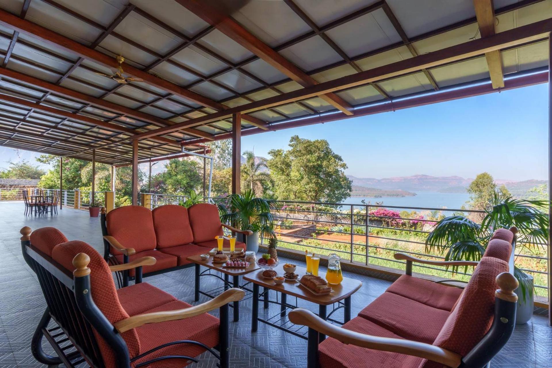 Ekam Lake House By Stayvista With Mountain & Lake Views, Outdoor Jacuzzi, Sauna, Modern Amenities & Kitchen Garden Pune Eksteriør bilde